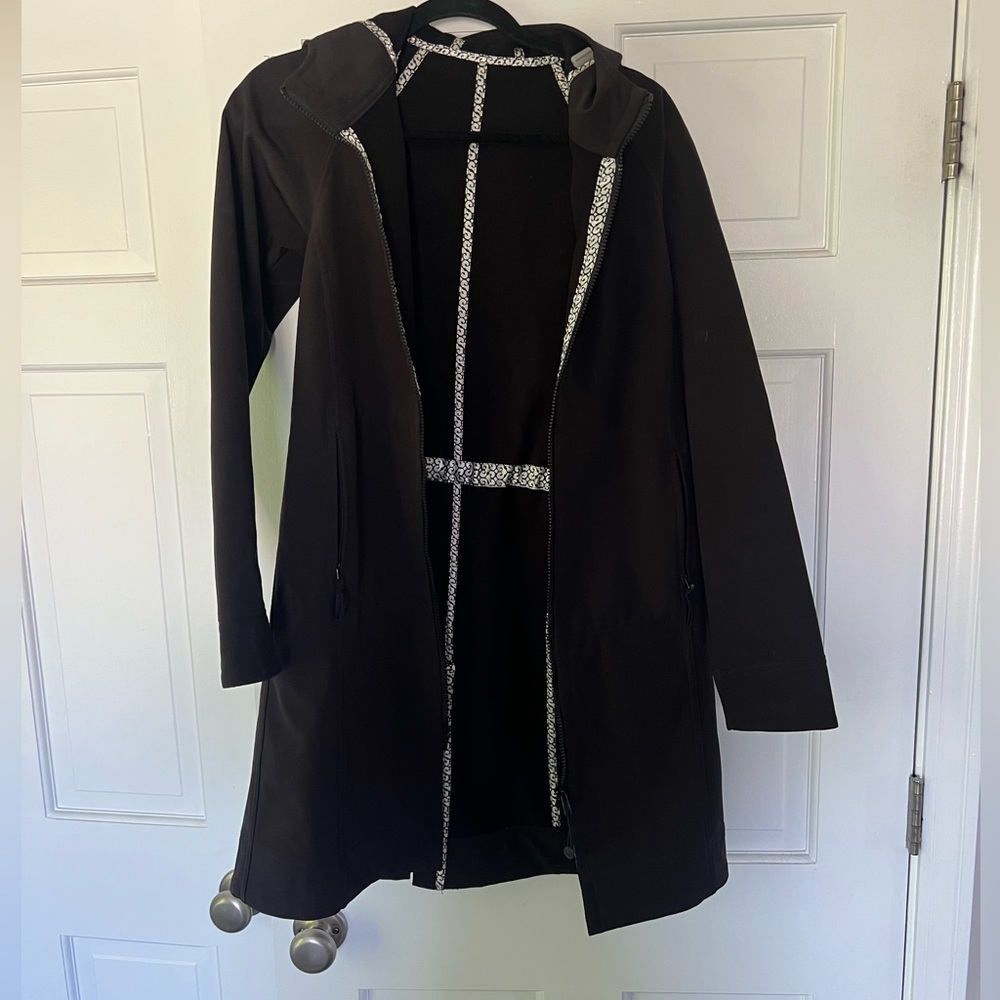 Lululemon Rain Repel Jacket Black size 6